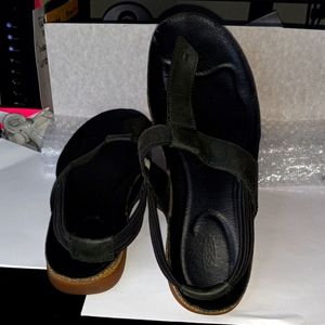 Women Keen Dauntless Leather T-Strap